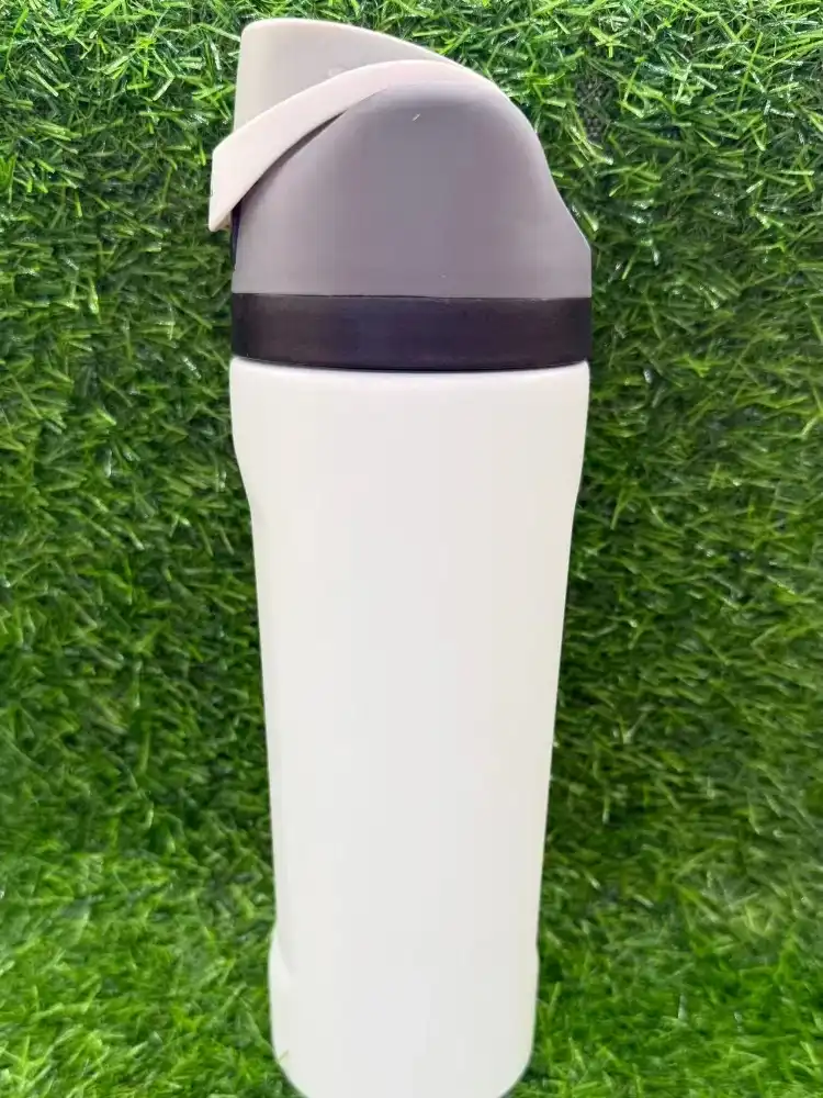 Discover the Ultimate 24oz Insulated Water Bottle - Image 9